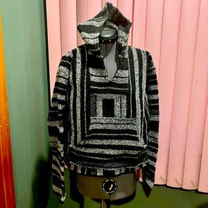 Cropped Black and white Poncho